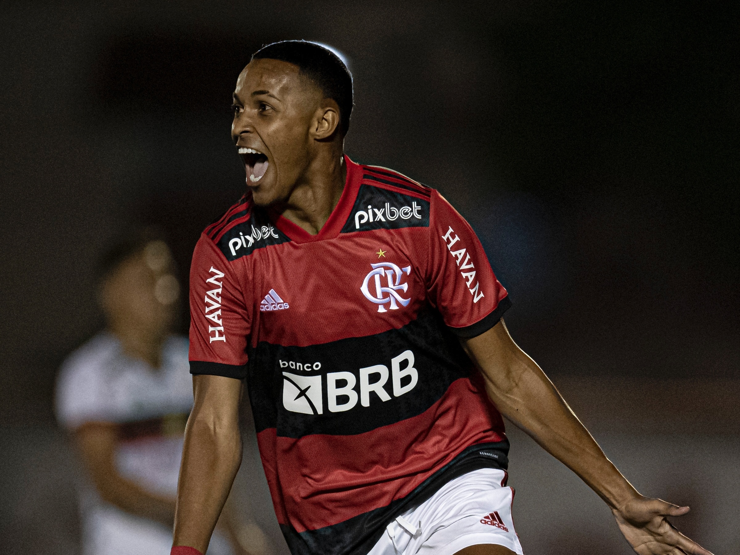 Wesley França: Joia do Flamengo pode estrear no profissional hoje