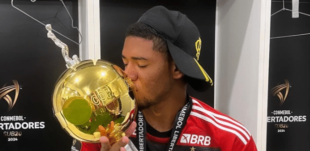 Sobrevivente Presta Homenagem às Vítimas do Ninho Após Conquista na Libertadores