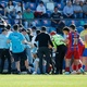 Goleiro brasileiro é agredido por torcedor rival durante jogo em Portugal