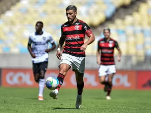 Flamengo divulga lesões de Arrascaeta e Pulgar após derrota no clássico