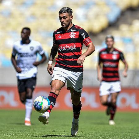 Arrascaeta, do Flamengo, no jogo contra o Botafogo, pelo Brasileirão