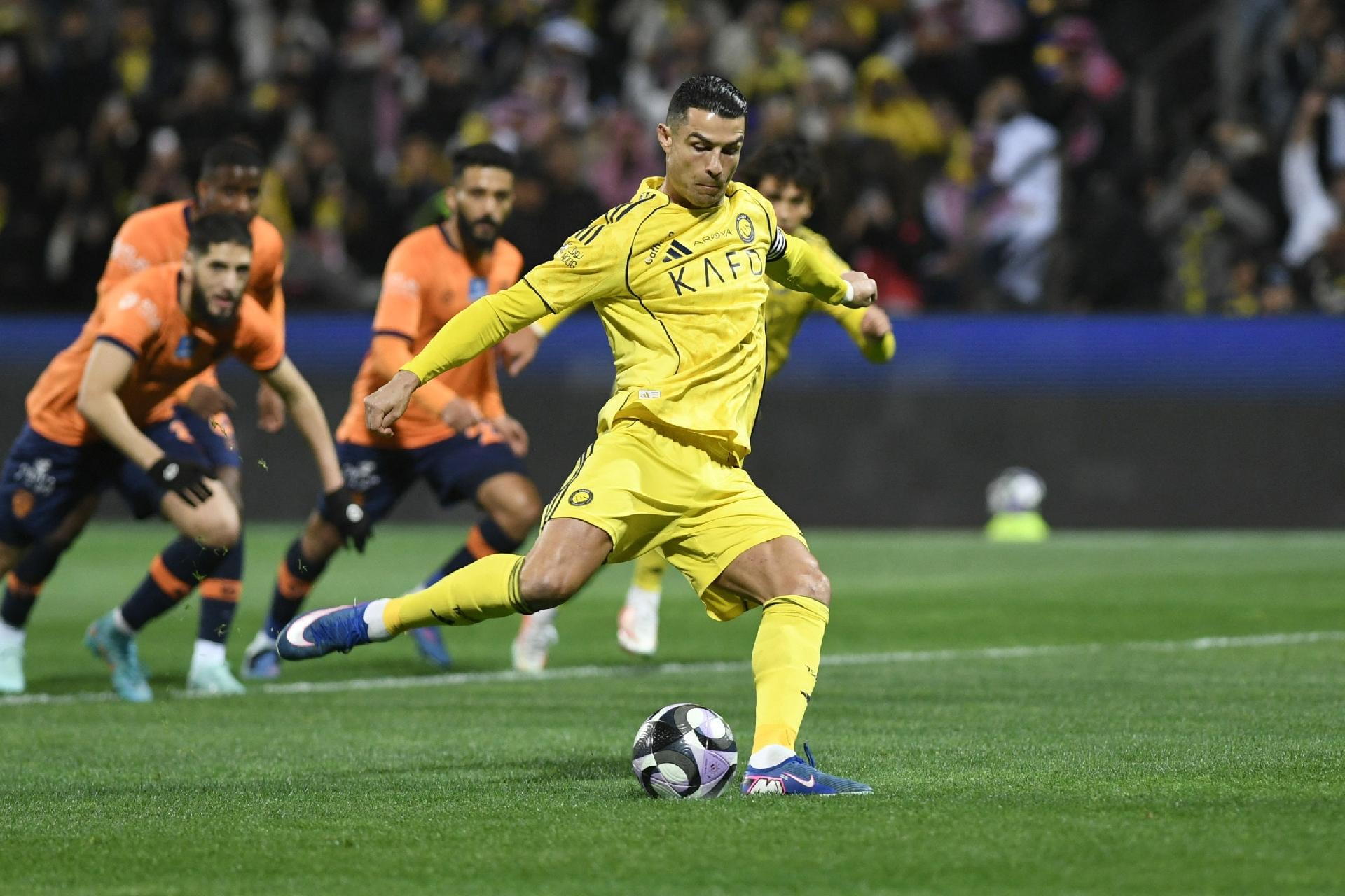 Cristiano Ronaldo tem lesão na coxa, informa Al-Nassr