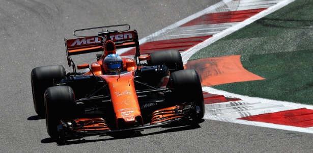 Alonso durante o treino classificatório do GP da Rússia - Mark Thompson/Getty Images