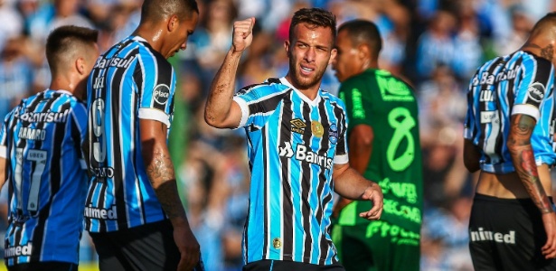 Grêmio definiu que usará volantes ofensivos quando enfrentar times fechados. Jailson fica no banco - Lucas Uebel/Grêmio