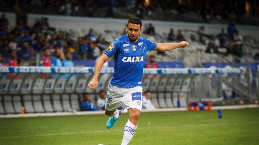 Lateral começou o ano sem render o esperado e pedidos por Orejuela começam a surgir - Vinnicius Silva/Cruzeiro