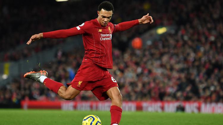 Alexander-Arnold: lateral tem 20 assist&ecirc;ncias para gol em 2019 - Paul Ellis/AFP