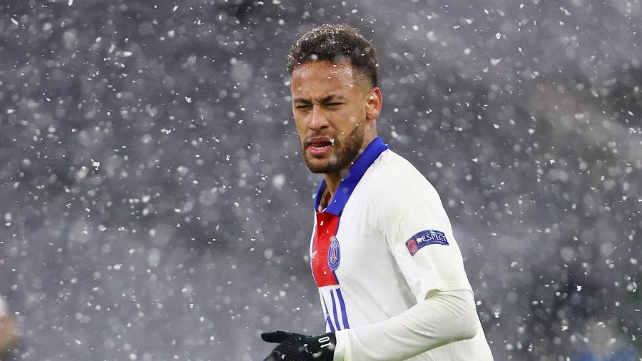 Neymar em ação pelo PSG contra o Bayern; jogo é atração do Futebol Muleke na Twitch e no TikTok - Kai Pfaffenbach/Reuters