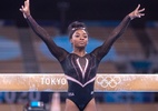 Biles repensa aposentadoria, mas afirma: 'Se me custar a paz, me afasto'