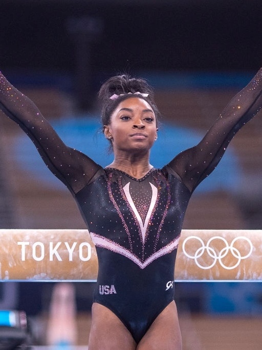 Simone Biles faz história na primeira jornada das eliminatórias do Campeonato  Mundial de Ginástica Artística