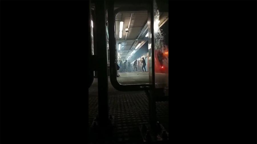 Torcedores de São Paulo e Corinthians entram em conflito em estação Primavera Interlagos, da Linha Esmeralda, em São Paulo - Reprodução