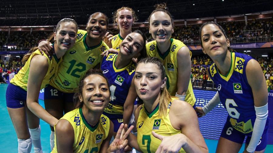 Seleção brasileira feminina de vôlei comemora vitória em Brasília - Wander Roberto/Inovafoto/CBV