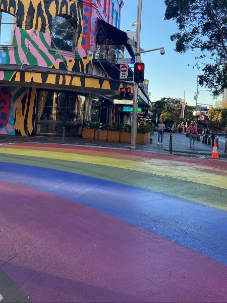 Rua em Sydney, na Austrália, tem referências ao movimento LGBTQIAP+