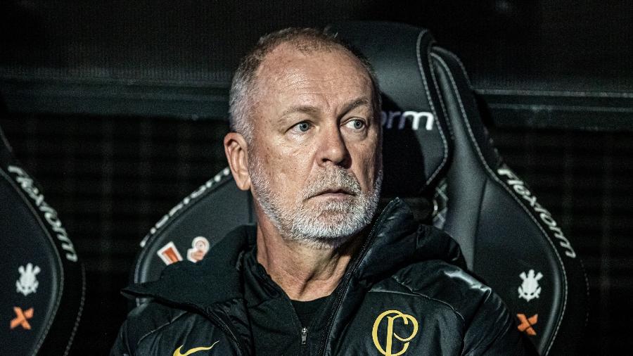 Mano Menezes, técnico do Corinthians, durante jogo contra o Bahia