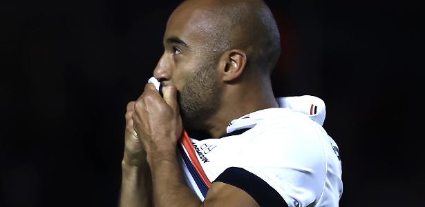 Vasco e São Paulo estreiam com Lucas como titular em confronto decisivo.