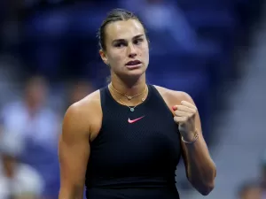 Sabalenka bate Zheng e vai à semi no US Open pelo quarto ano seguido