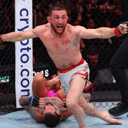 Merab Dvalishvili comemora vitória sobre Sean O'Malley no UFC 316, em Newark Merab Dvalishvili comemora vitória sobre Sean O'Malley no UFC 316, em Newark