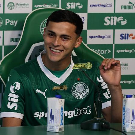 Paraguaio vem treinando com o elenco e deve ser relacionado por Abel Ferreira Paraguaio vem treinando com o elenco e deve ser relacionado por Abel Ferreira