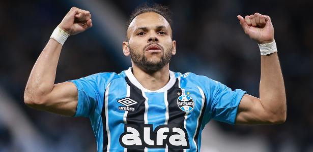 Grêmio quebra sequência negativa, bate Fortaleza e ganha fôlego no Brasileirão.