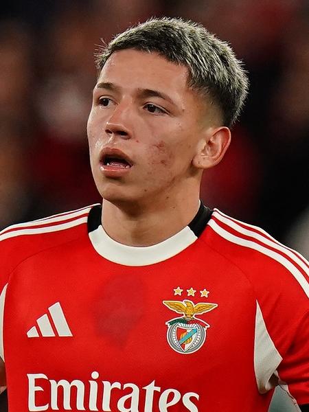 Gianluca Prestianni, do Benfica, durante jogo contra o Real Madrid na Champions