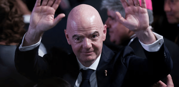 UEFA prepara ação criminal contra Fifa e cita salário R$ 155 mi a Infantino