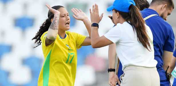 Craque do jogo, Evelin comemora estreia do Brasil na Copa do Mundo sub-20