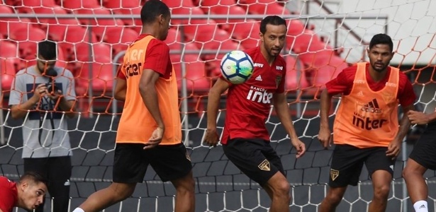 Nenê participou de treino e deve ser titular do São Paulo nesta quinta-feira - Rubens Chiri / saopaulofc.net