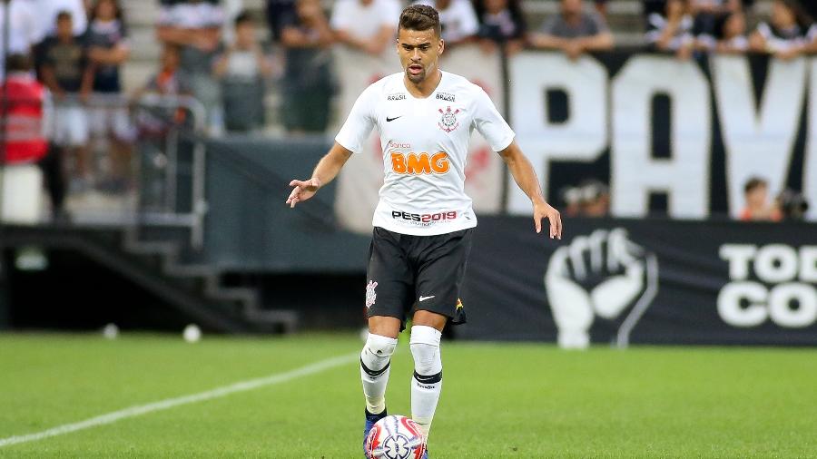 Léo Santos, emprestado ao Fluminense, sofreu uma tendinite patelar no joelho direito - 