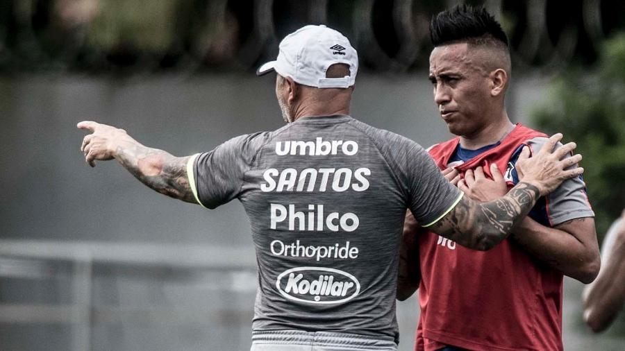 Sampaoli orienta Cueva durante treino do Santos - Ivan Storti/Santos FC