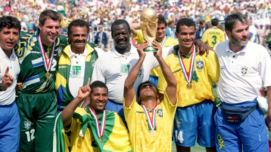 Em 1994, seleção de Romário, Bebeto e Dunga encerrou preocupante jejum de cinco Copas sem título - Neal Simpson/EMPICS via Getty Images