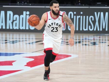 Raptors: Jogo de Basquete em Toronto com crianças - Brasileira em