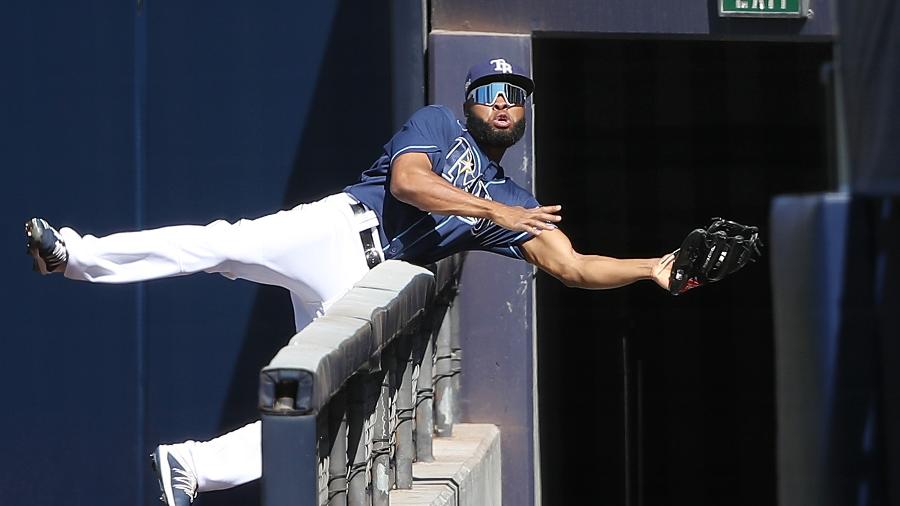 Manuel Margot, do Tampa Bay Rays, faz eliminação por cima de muro na MLB - Sean M. Haffey/Getty Images/AFP