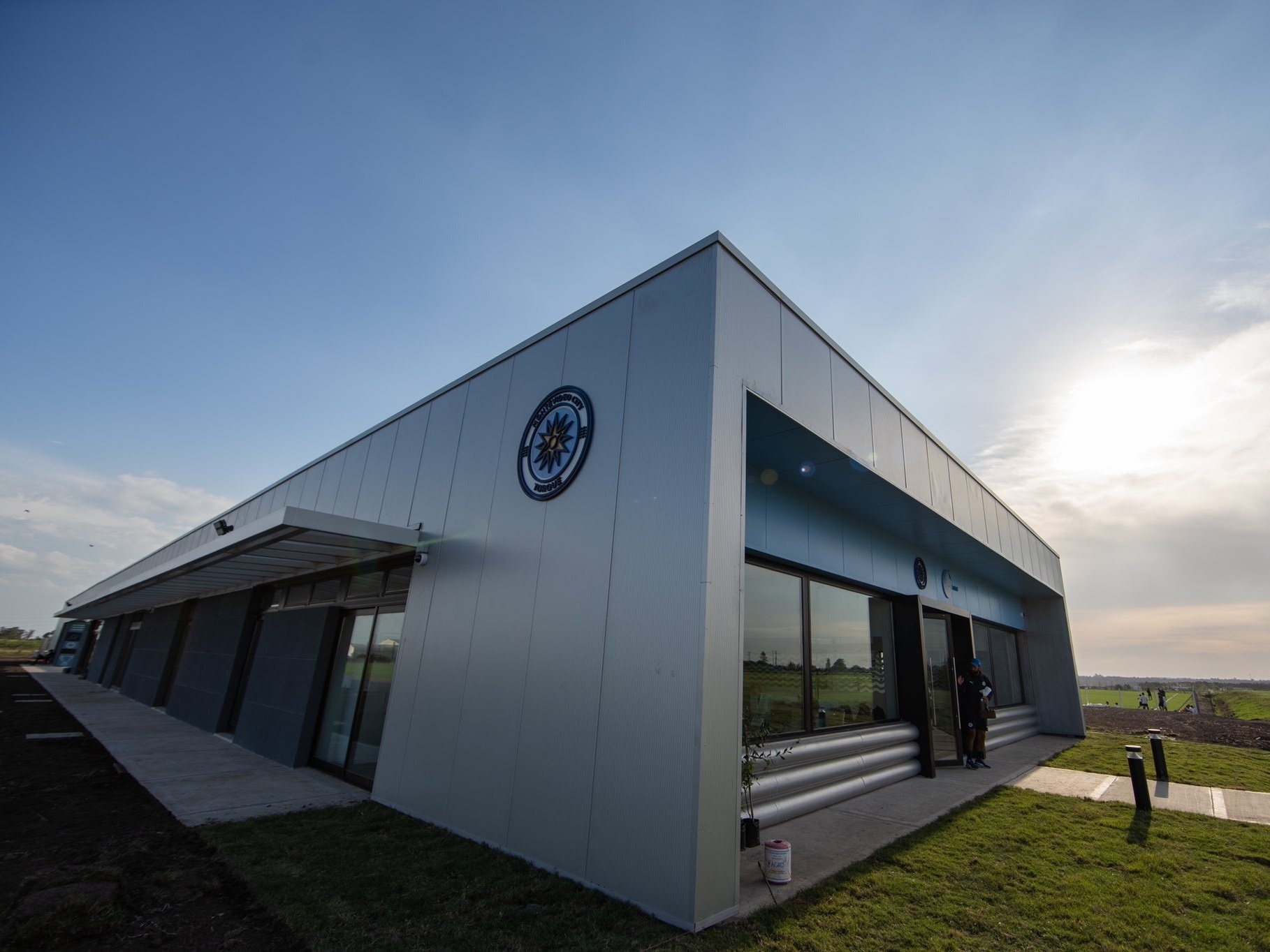 Novo CT, 🇺🇾 O Montevideo City Torque, filial do City Football Group no  Uruguai, inaugurou seu novo centro de treinamento. Na temporada atual, o  clube treinado, By Gandula F.C.