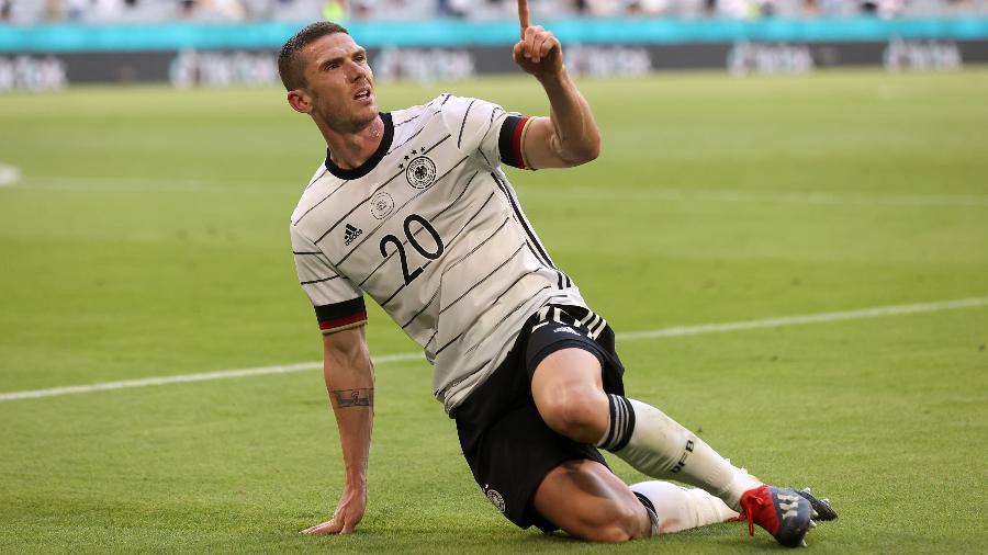 Robin Gosens, da Alemanha, celebra gol diante de Portugal pela Eurocopa - Alexander Hassenstein/Getty Images