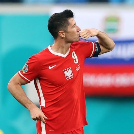 Lewandowski comemora gol da Polônia em duelo contra a Suécia - REUTERS/Lars Baron