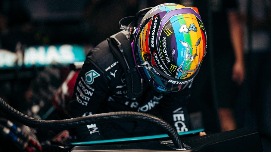 Lewis Hamilton irá usar novamente o capacete em homenagem à causa LGBTQIA+ - Mercedes