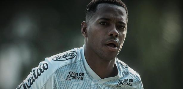 Robinho: pedido de prisão não foi feito porque PF não localizou ex-atacante - UOL Esporte