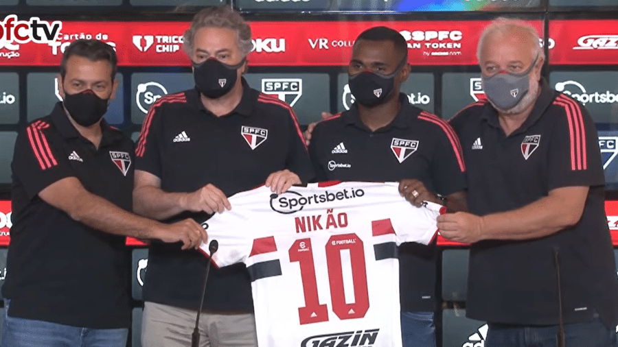 Nikão é apresentado oficialmente com a camisa 10 do São Paulo - Reprodução