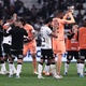 Corinthians se fecha por novo 'jogo da vida' em meio a protesto e má fase
