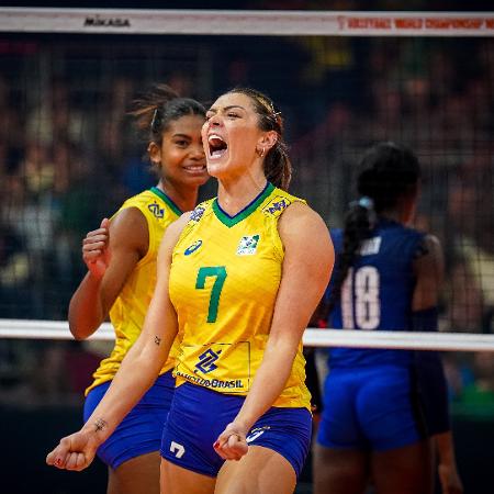 Rosamaria comemora ponto do Brasil contra a Itália pela semifinal do Mundial de Vôlei feminino - Rene Nijhuis/Orange Pictures/BSR Agency/Getty Images