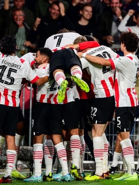 Jogadores do PSV comemoram gol sobre o Arsenal na Liga Europa - Photo by ANP via Getty Images