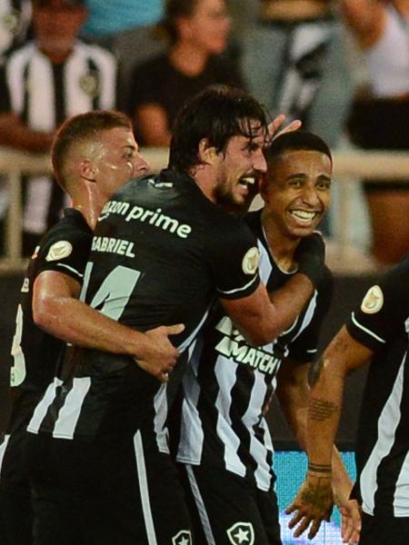 Victor Sá comemora seu gol marcado no jogo entre Botafogo e Atlético-MG, pelo Brasileirão - Peter Ilicciev/Agência Estado
