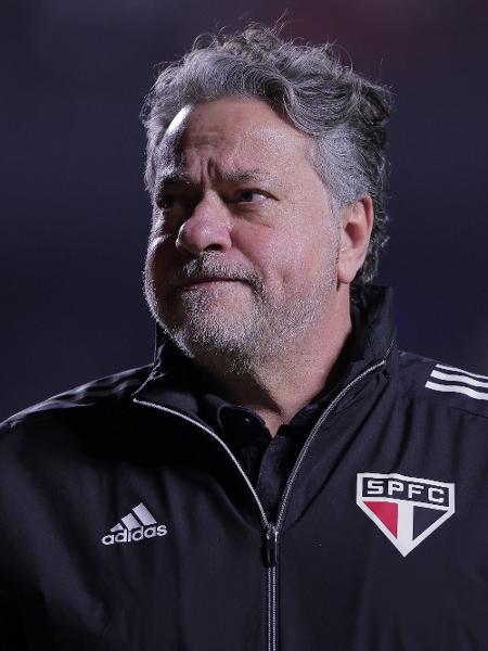 Julio Casares, presidente do São Paulo, durante o jogo contra o Palmeiras, pela Copa do Brasil