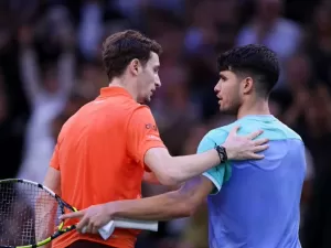 Humbert brilha e despacha Alcaraz no Masters de Paris