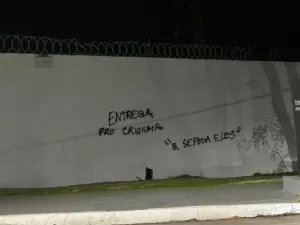 CT do Flamengo é pichado com pedido para entregar partida e prejudicar o Flu