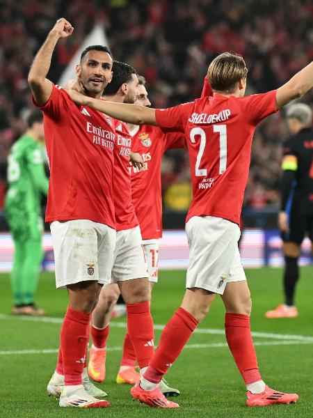 Pavlidis comemora gol do Benfica - Patricia DE MELO MOREIRA / AFP