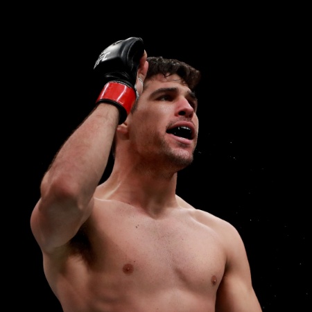 Vicente Luque comemora vitória no UFC 205, em Nova York - Michael Reaves/Getty Images /AFP