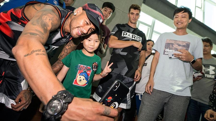 Neymar visita sede da Tencent - Divulgação/PSG