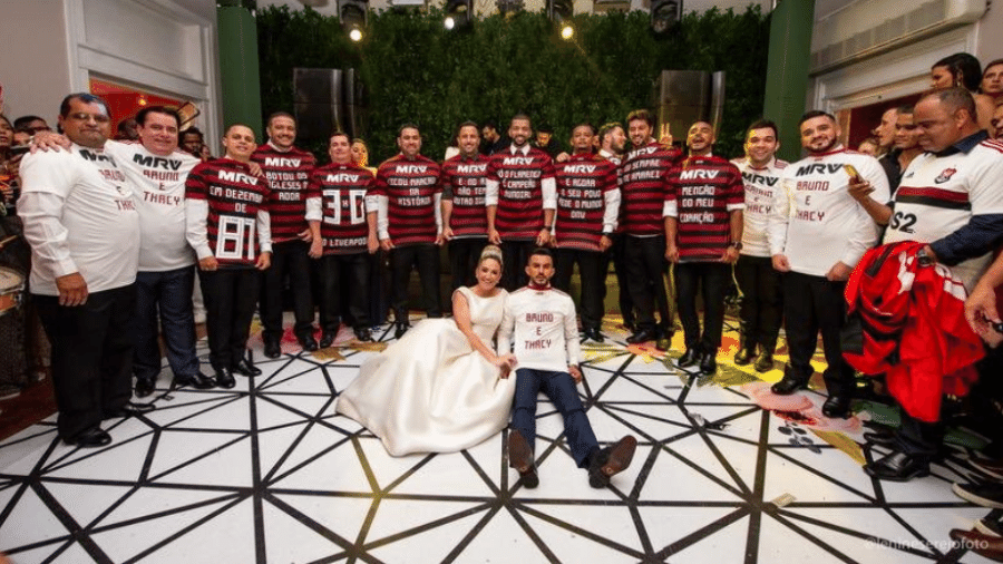 Padrinhos toparam a ideia de Bruno e vestiram camisas do Flamengo durante a festa de casamento - Lenine Serejo