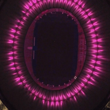 Maracanã iluminado de roxo para o chá revelação de Fred e Boca Rosa - Reprodução/Instagram