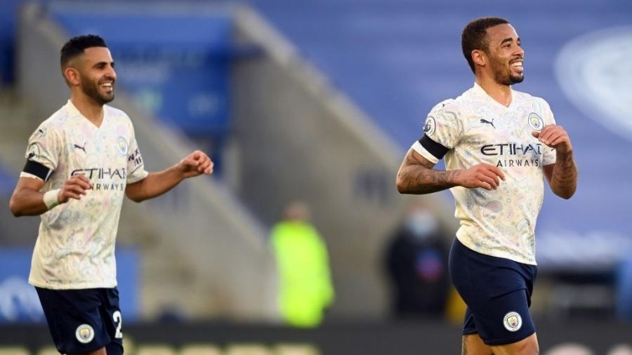 Gabriel Jesus comemora seu gol contra o Leicester pelo Campeonato Inglês - Michael Regan/Getty Images